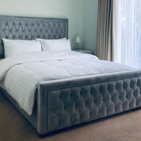 Ormeau Road Stylish Double Bedroom Luxury Apartment เบลฟาสต์ ภายนอก รูปภาพ
