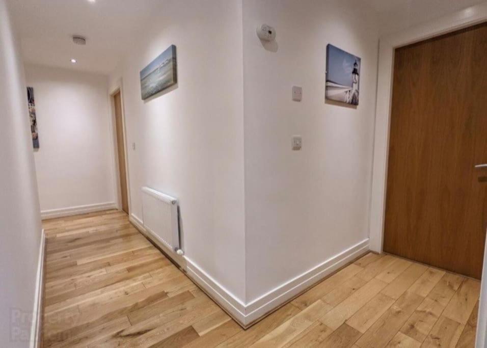 Ormeau Road Stylish Double Bedroom Luxury Apartment เบลฟาสต์ ภายนอก รูปภาพ