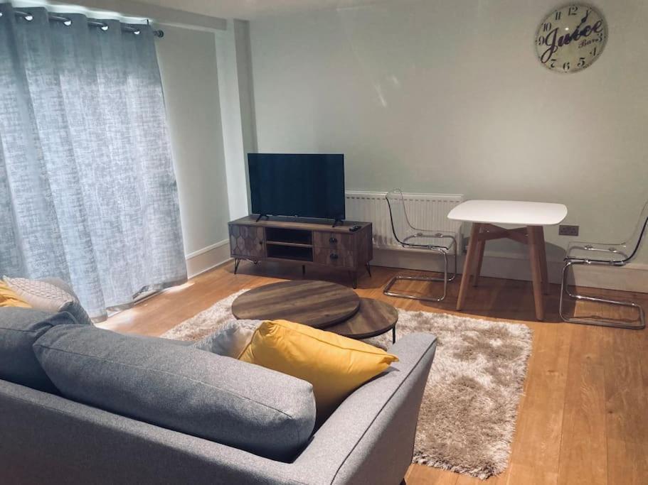 Ormeau Road Stylish Double Bedroom Luxury Apartment เบลฟาสต์ ภายนอก รูปภาพ