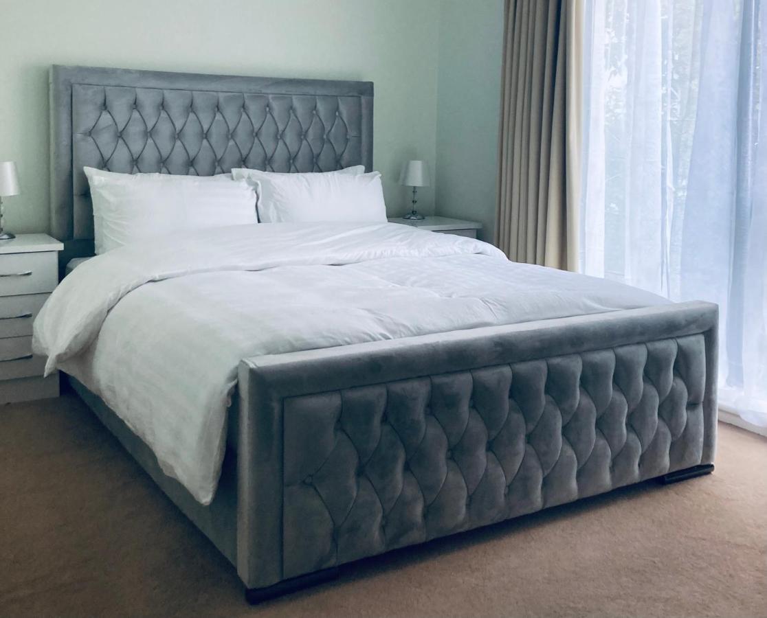 Ormeau Road Stylish Double Bedroom Luxury Apartment เบลฟาสต์ ภายนอก รูปภาพ
